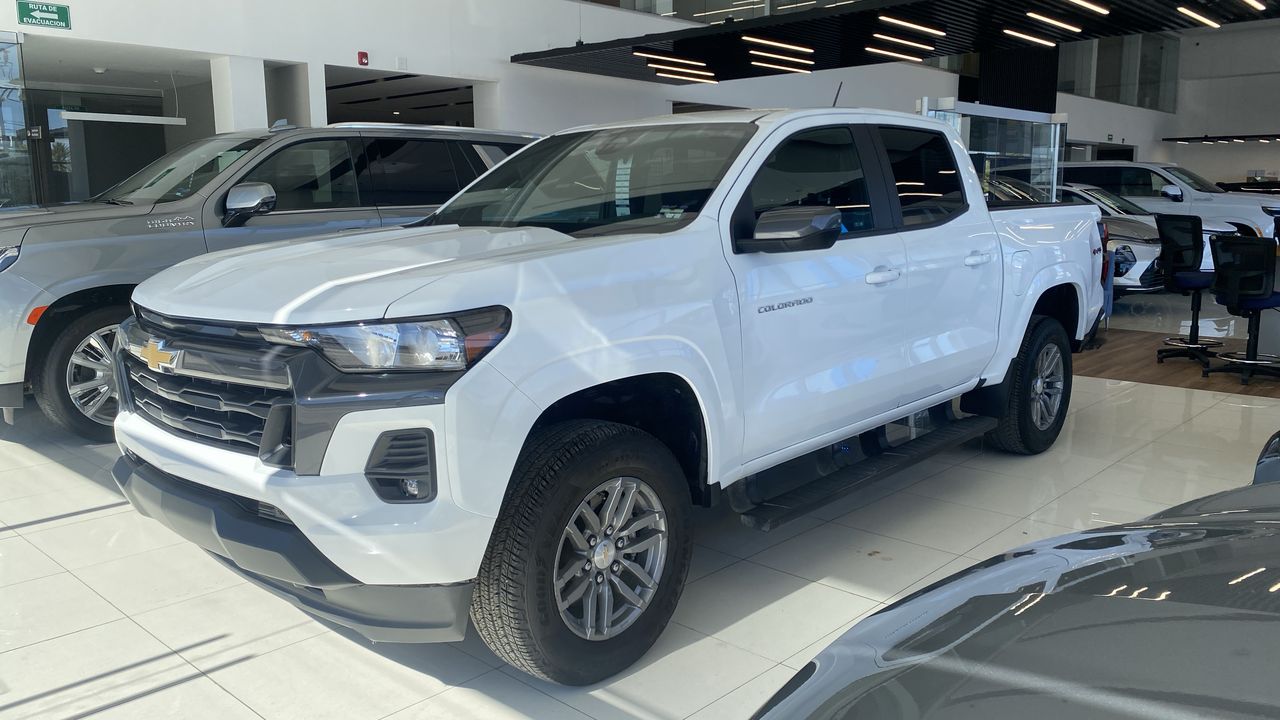 2024 Chevrolet COLORADO DOBLE CAB LT 4X4 PAQ B COLORADO DOBLE CAB LT 4X4 PAQ B
