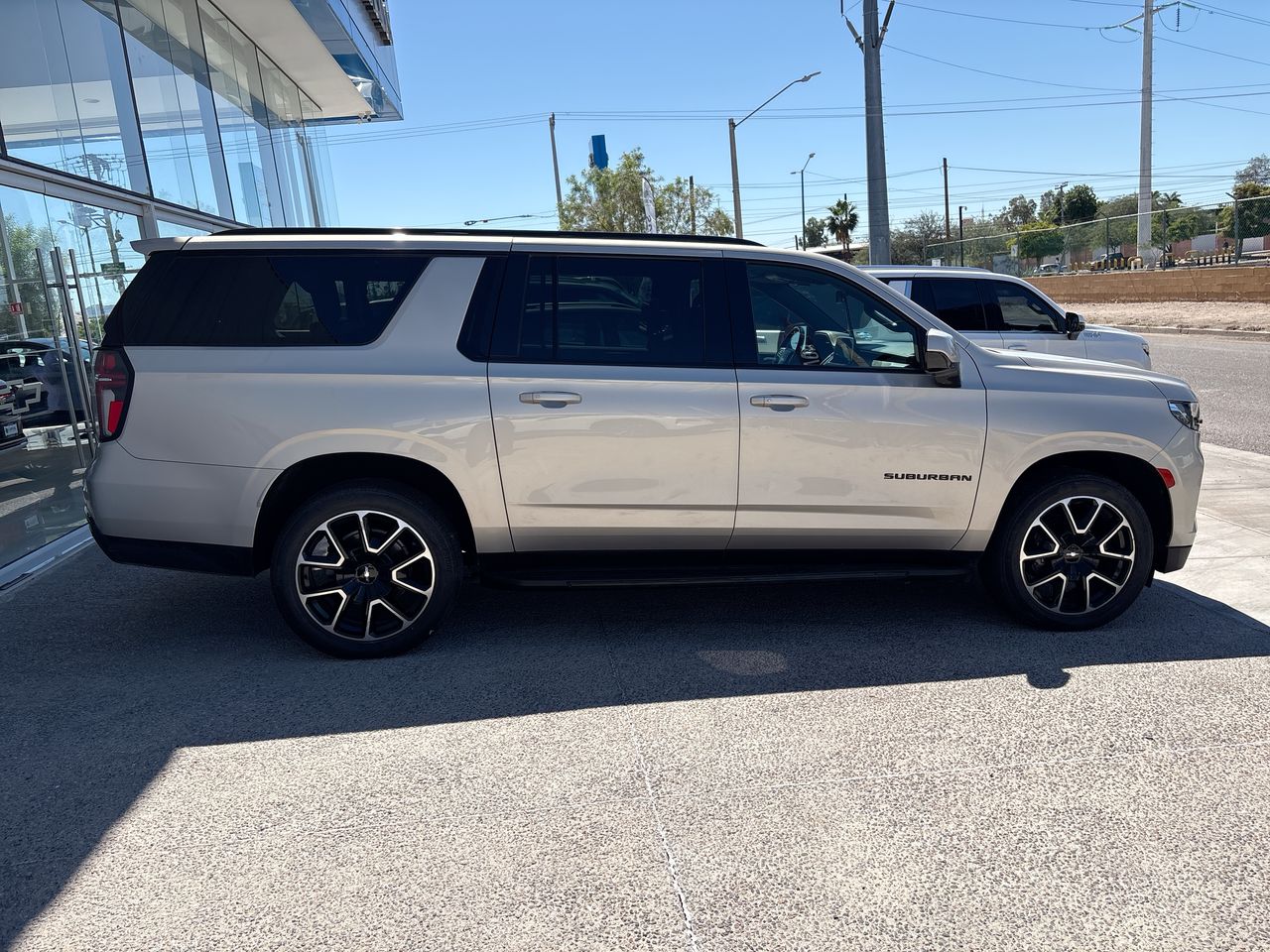 2023 Chevrolet SUBURBAN SUV RST B SUBURBAN SUV RST B