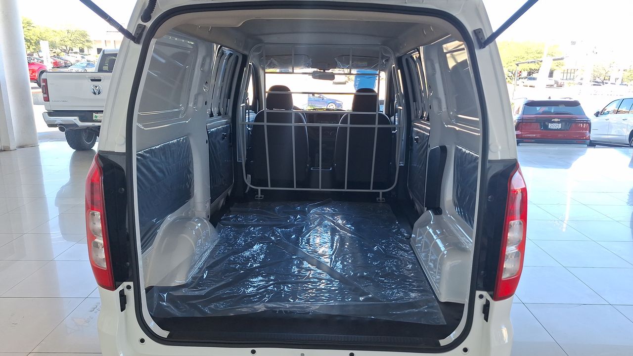 2026 Chevrolet TORNADO VAN TORNADO VAN CARGO LS PAQ. B