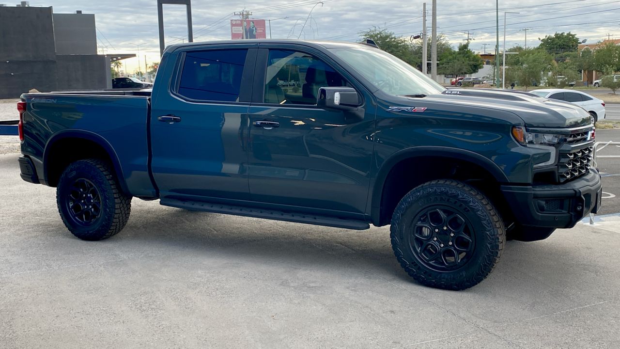 2026 Chevrolet CHEYENNE CHEYENNE 4X4 ZR2 BISON TODO TERRENO PAQ. R