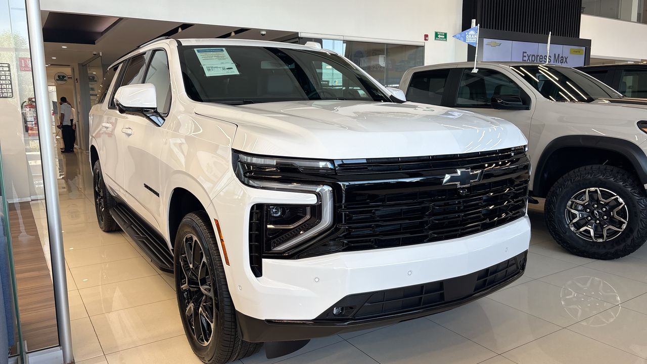 2026 Chevrolet SUBURBAN SUBURBAN RST PAQ. B