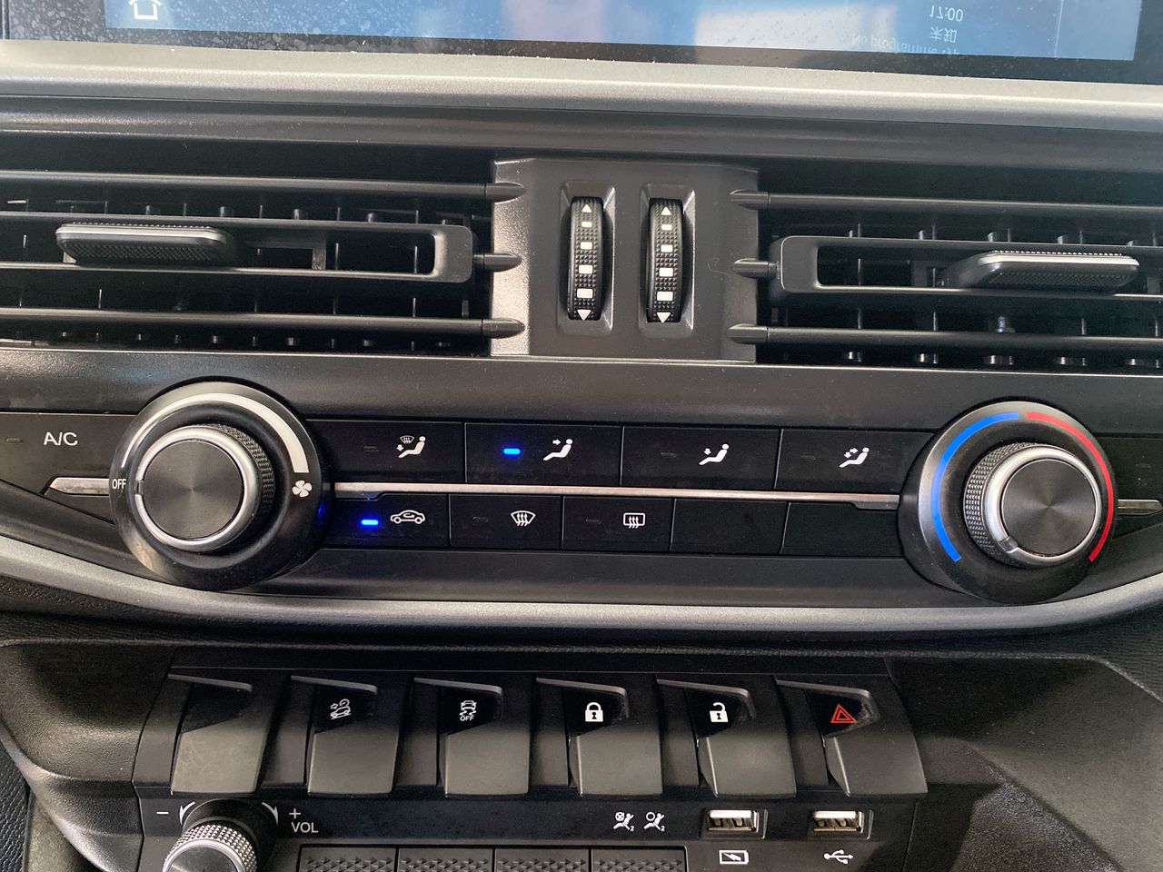 2022 PEUGEOT L A N D T R E K A L L U R E L A N D T R E K A L L U R E