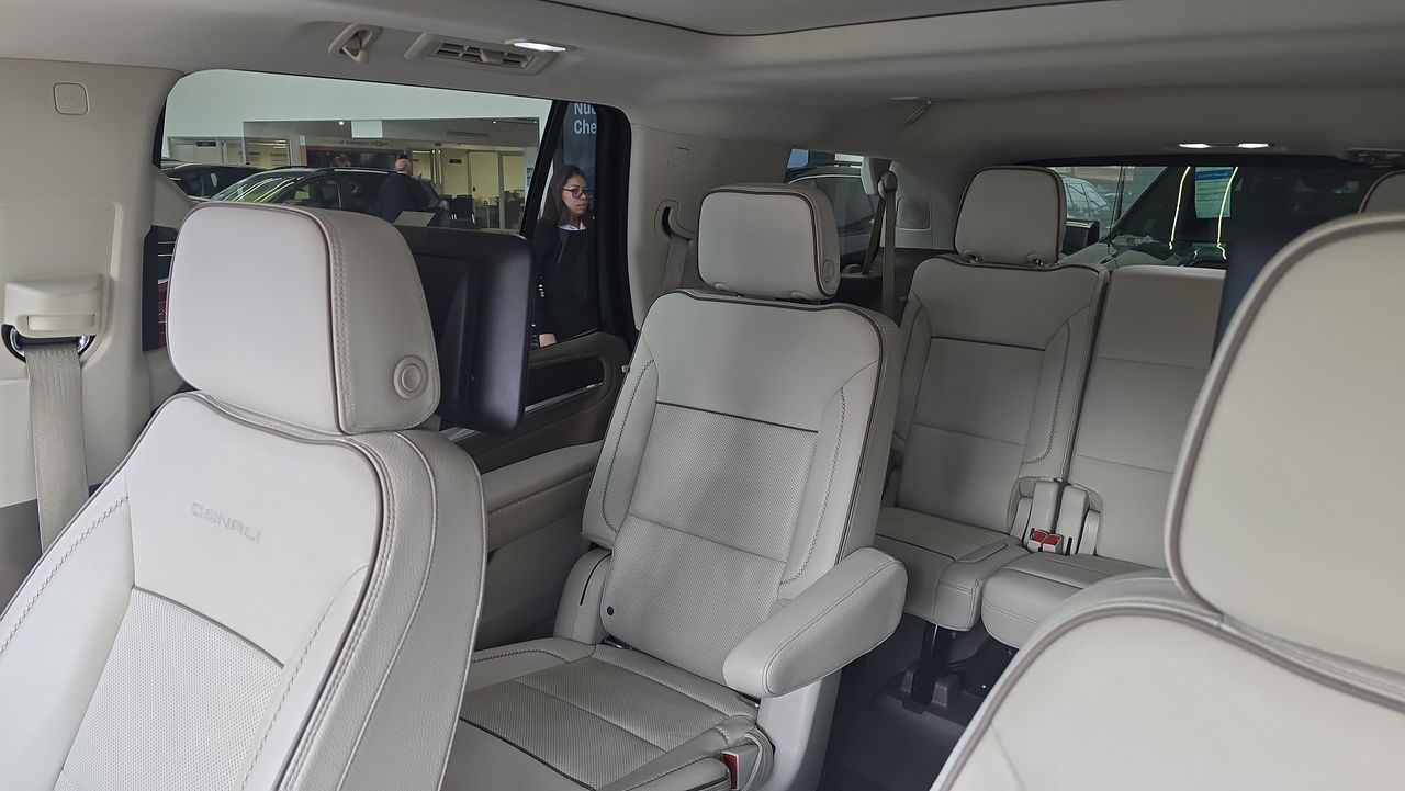 2021 GMC GMC YUKON DENALI SUV CORTA  TRANS AUTOMA GMC YUKON DENALI SUV CORTA  TRANS AUTOMA