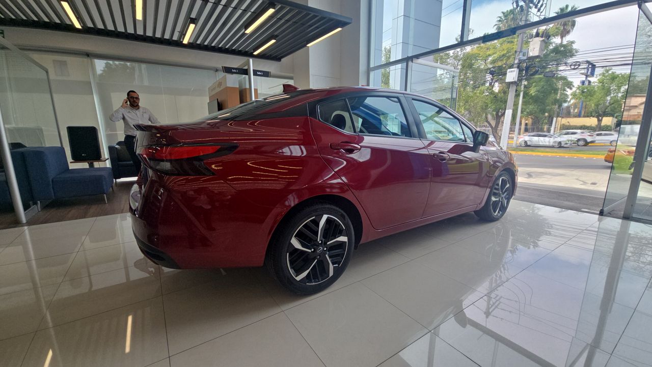 2024 Nissan VERSA SR CVT 1.6 LTS VERSA SR CVT 1.6 LTS