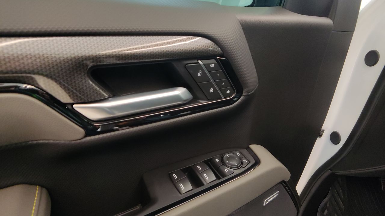 2025 Chevrolet CHEYENNE CHEYENNE CREW CAB 4X4 ZR2 BISON PAQ. R