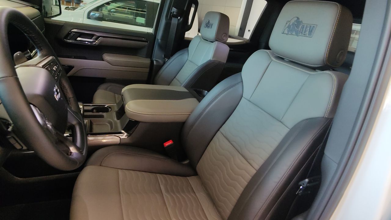 2025 Chevrolet CHEYENNE CHEYENNE CREW CAB 4X4 ZR2 BISON PAQ. R