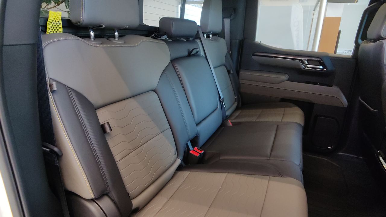 2025 Chevrolet CHEYENNE CHEYENNE CREW CAB 4X4 ZR2 BISON PAQ. R