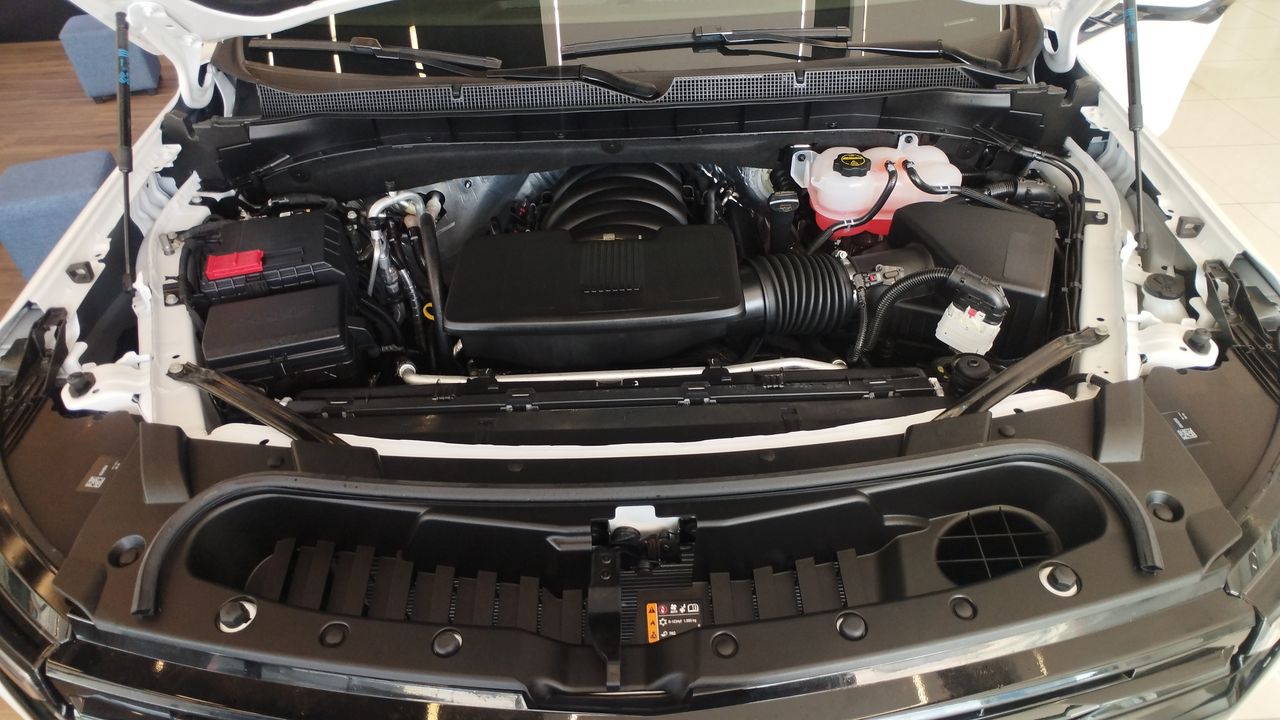 2025 Chevrolet SUBURBAN SUBURBAN RST PAQ. B