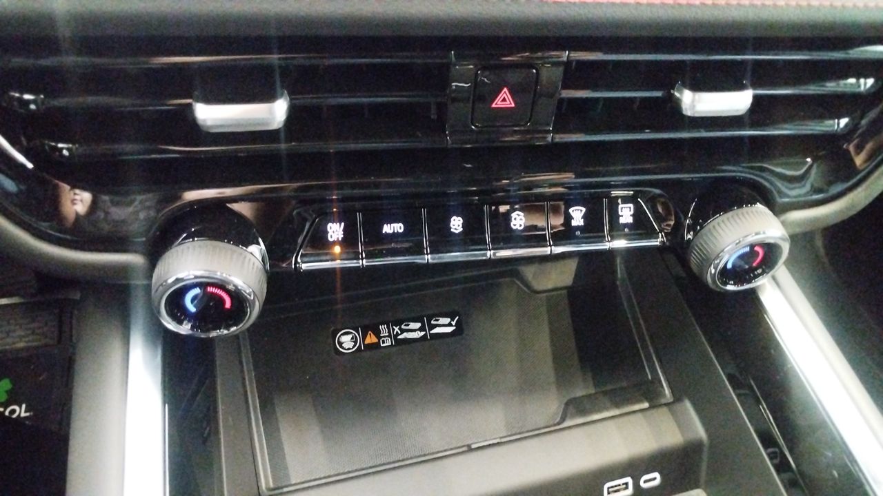 2025 Chevrolet SUBURBAN SUBURBAN RST PAQ. B