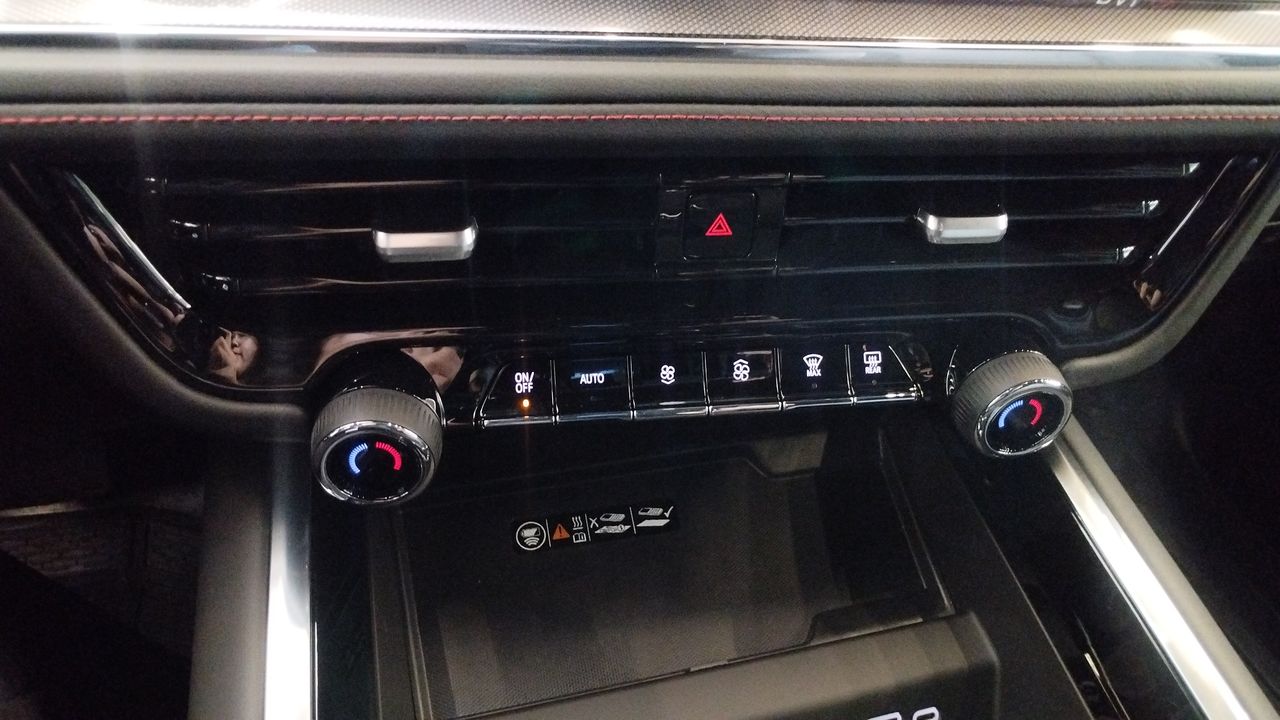 2025 Chevrolet SUBURBAN SUBURBAN RST PAQ. B