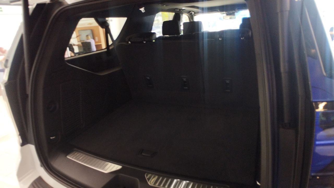 2025 Chevrolet SUBURBAN SUBURBAN RST PAQ. B