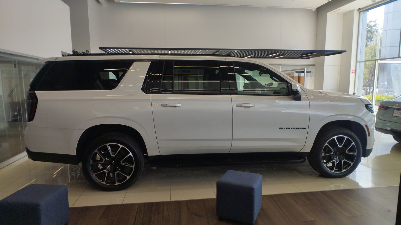 2025 Chevrolet SUBURBAN SUBURBAN RST PAQ. B