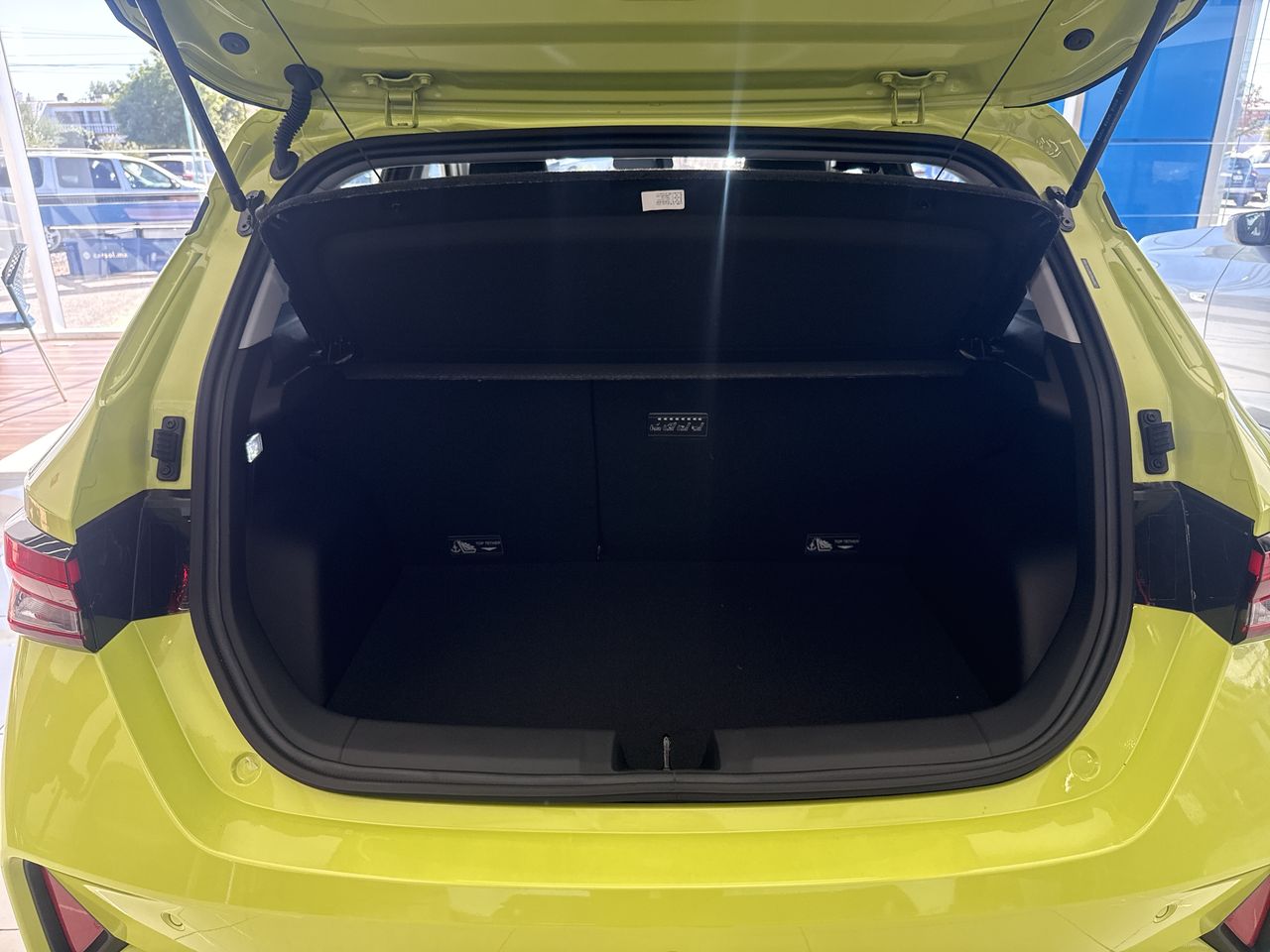 2026 Chevrolet AVEO AVEO HB LT MT BLACK EDITION PAQ. G