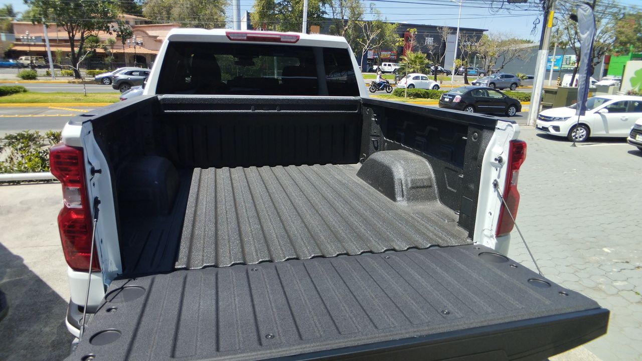 2026 Chevrolet SILVERADO 2500 SILVERADO CUSTOM DOBLE CABINA 4X4 MOTOR 5.3L PAQ. K