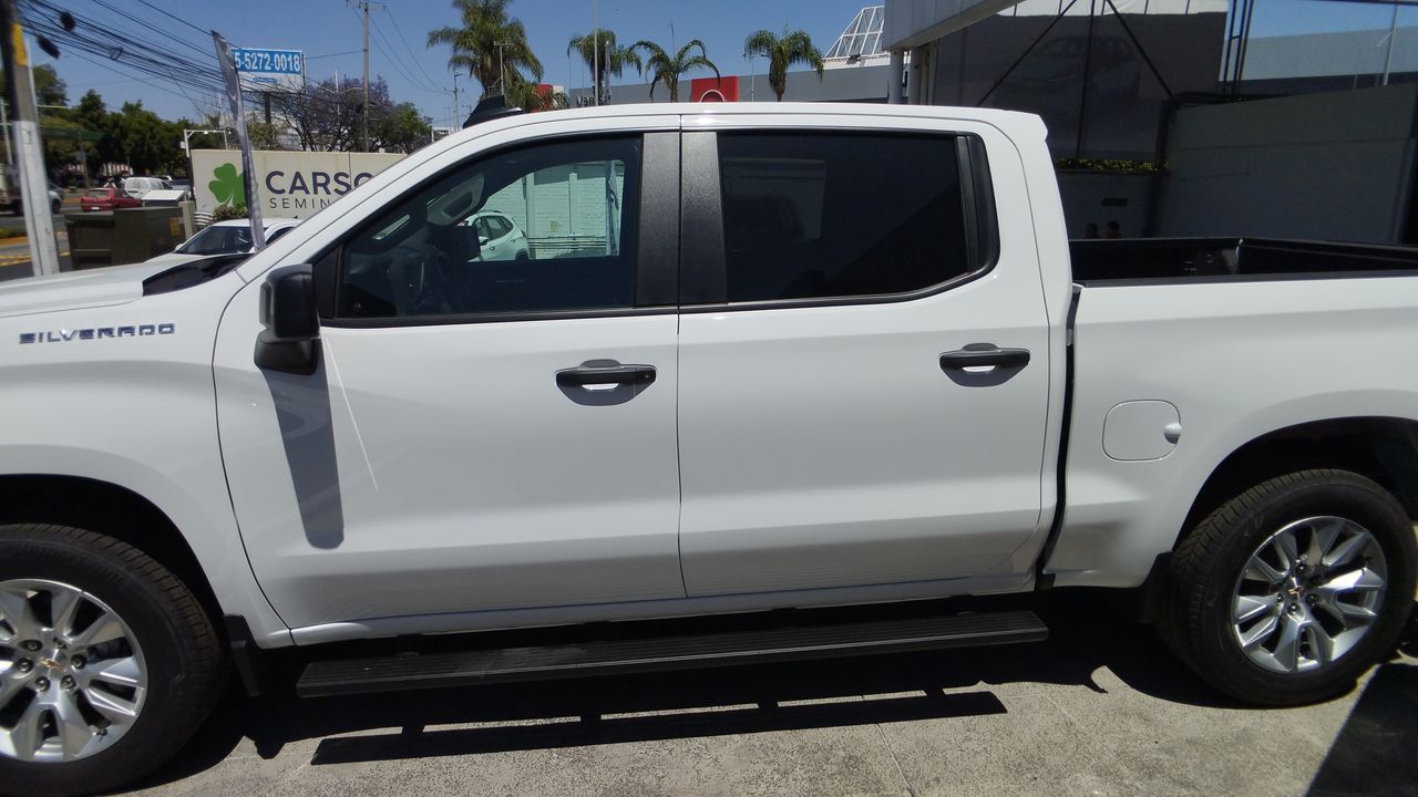 2026 Chevrolet SILVERADO 2500 SILVERADO CUSTOM DOBLE CABINA 4X4 MOTOR 5.3L PAQ. K