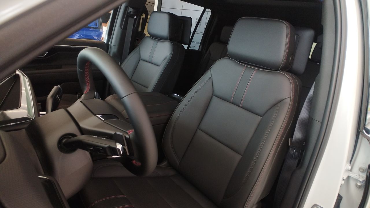 2026 Chevrolet SUBURBAN SUBURBAN RST PAQ. B