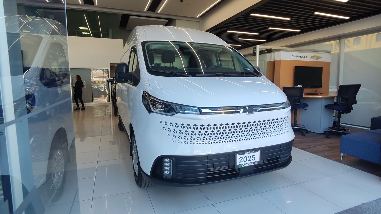 2026 Chevrolet EXPRESS / CARGO VAN EXPRESS MAX PAQ. A