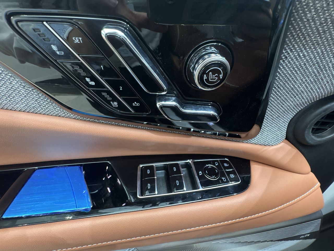 2025 Cadillac OPTIQ OPTIQ SPORT 3 BLACK ROOF PAQ. C