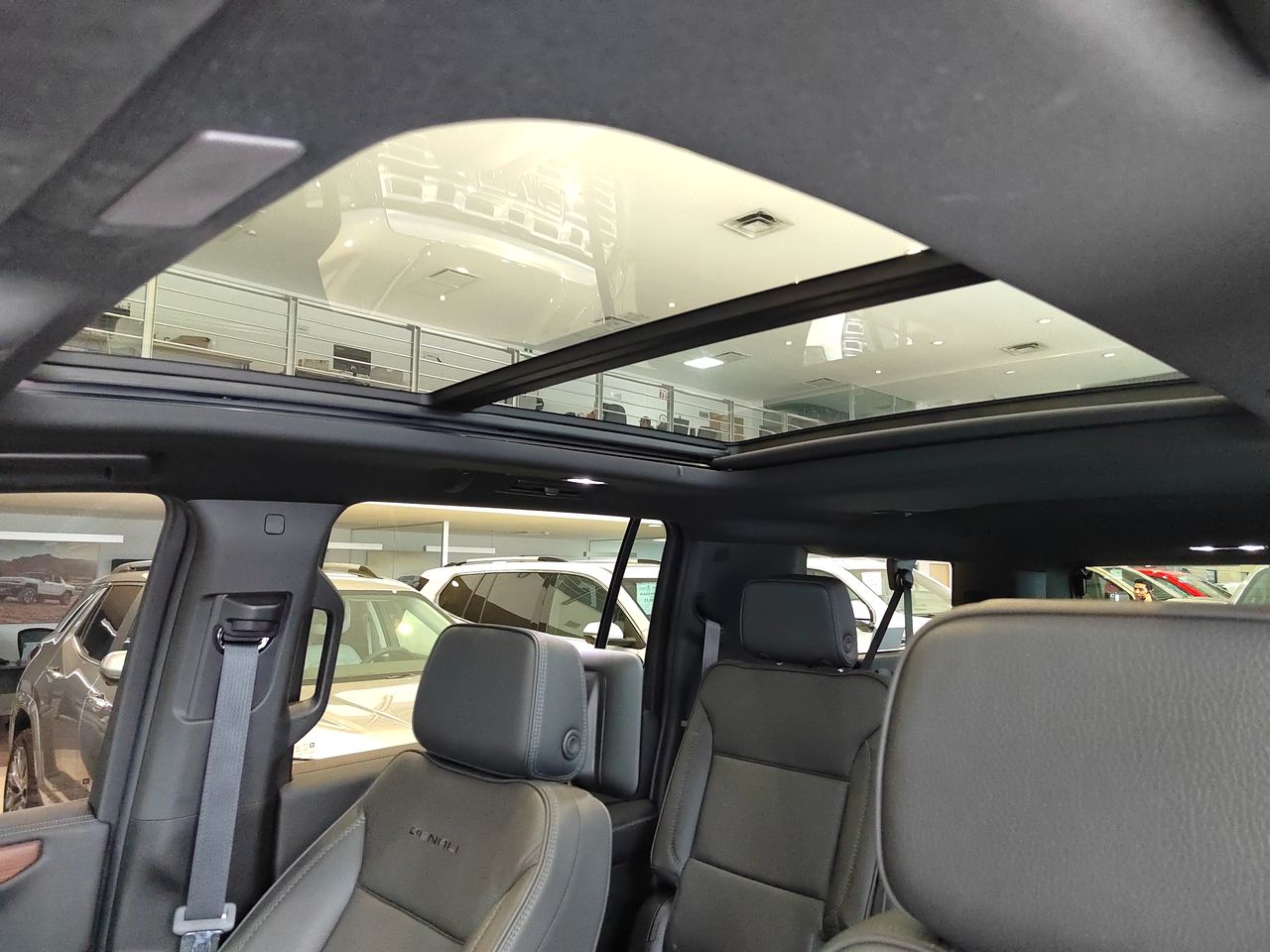 2026 GMC YUKON XL YUKON DENALI XL PAQ. B.