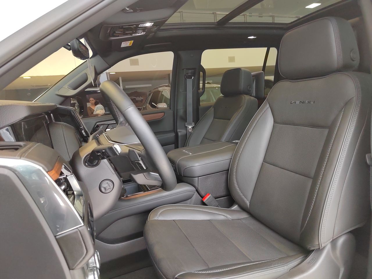 2026 GMC YUKON XL YUKON DENALI XL PAQ. B.