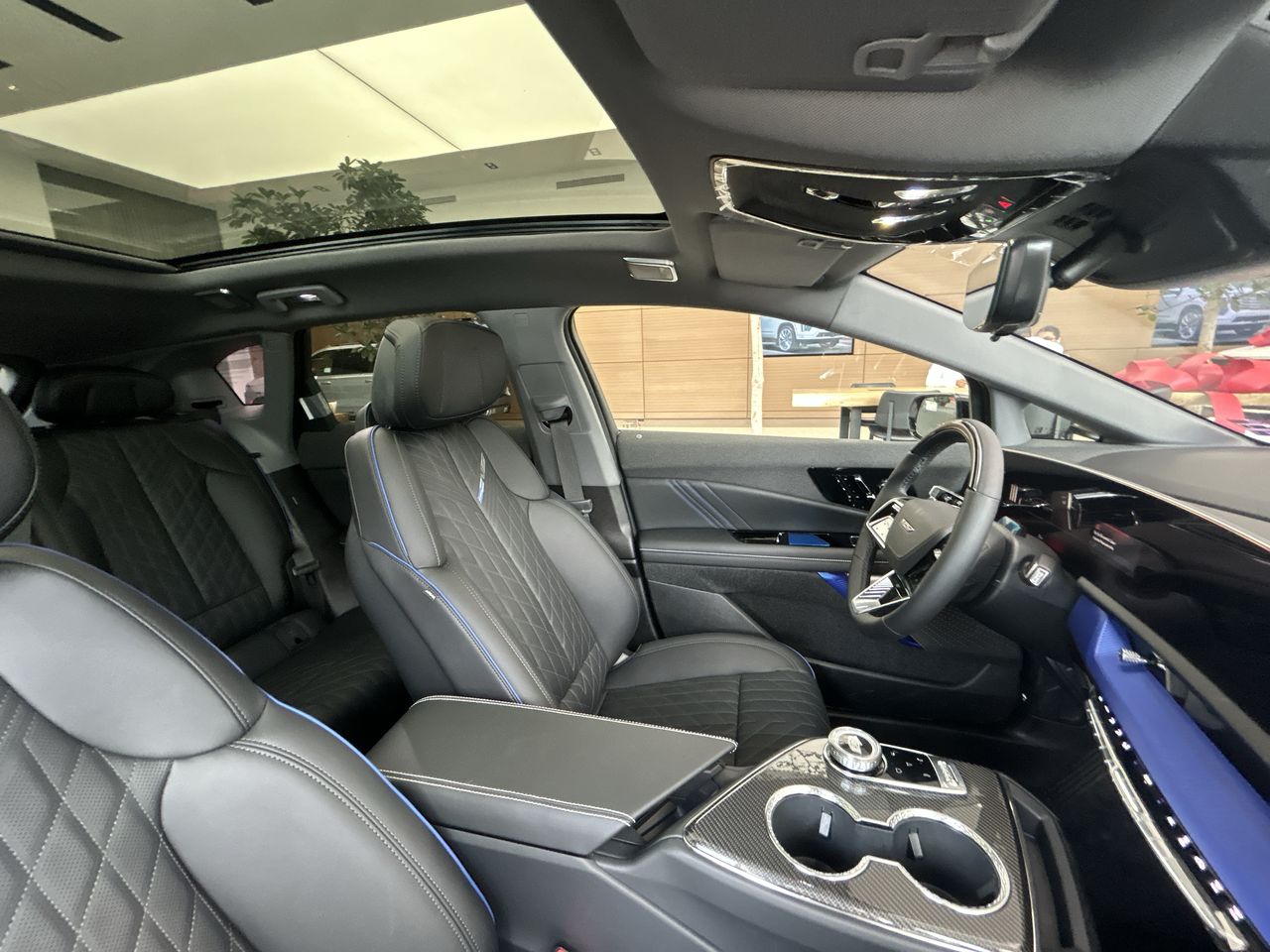 2026 Cadillac OPTIQ OPTIQ SU PAQ V V-SERIES BLACK ROOF