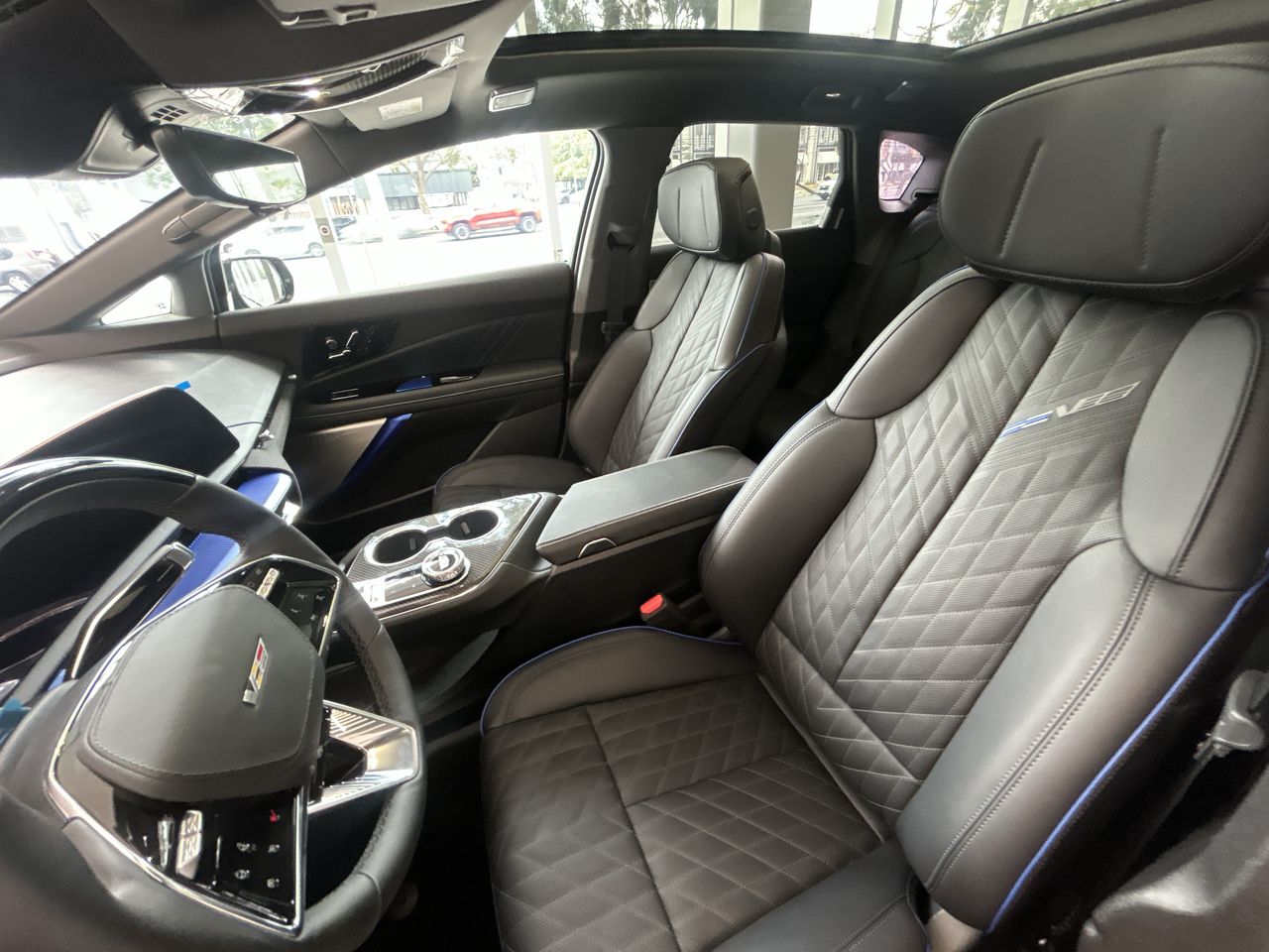 2026 Cadillac OPTIQ OPTIQ SU PAQ V V-SERIES BLACK ROOF
