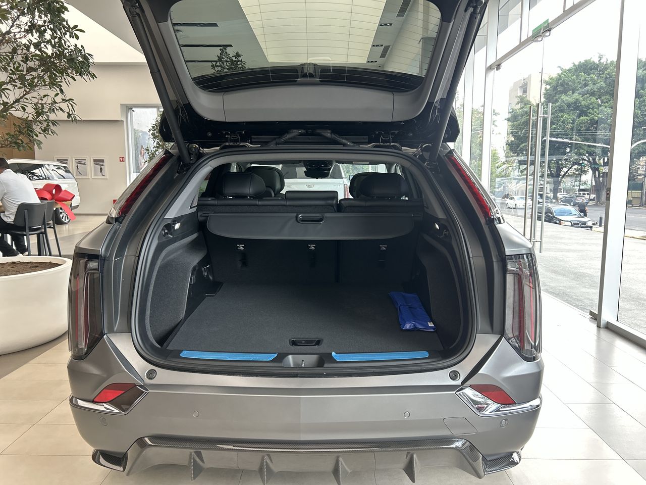 2026 Cadillac OPTIQ OPTIQ SU PAQ V V-SERIES BLACK ROOF