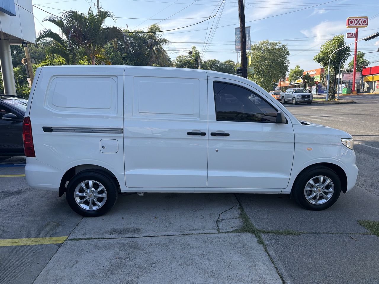 2023 Chevrolet TORNADO VAN CARGO LS B TORNADO VAN CARGO LS B