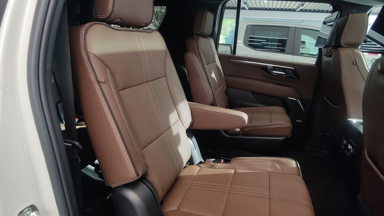 2025 Chevrolet SUBURBAN SUBURBAN HIGH COUNTRY PAQ. G