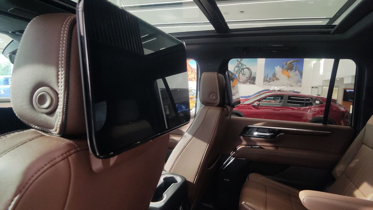 2025 Chevrolet SUBURBAN SUBURBAN HIGH COUNTRY PAQ. G