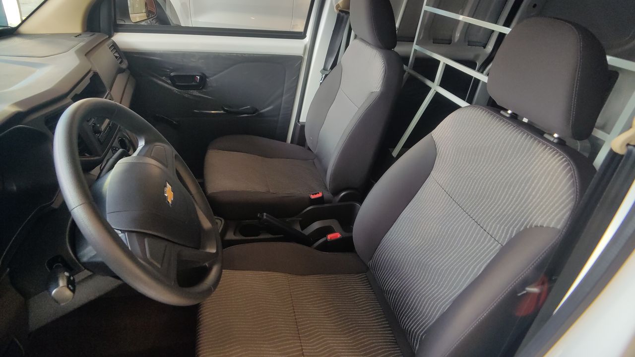 2026 Chevrolet TORNADO TORNADO VAN CARGO LS PAQ. B