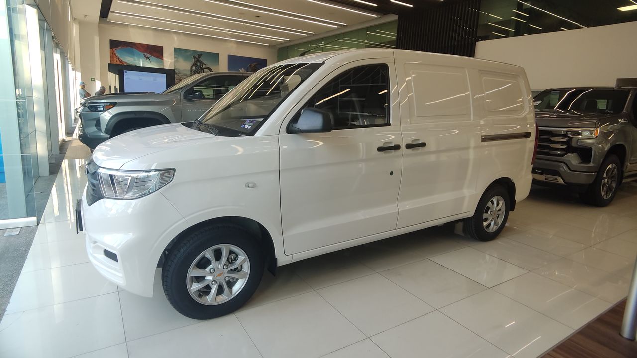 2026 Chevrolet TORNADO TORNADO VAN CARGO LS PAQ. B