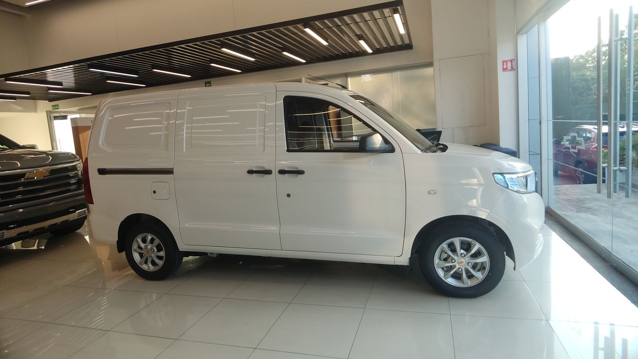 2026 Chevrolet TORNADO TORNADO VAN CARGO LS PAQ. B